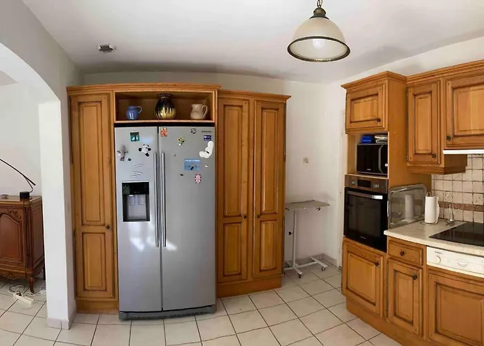 Provencale Dans Le Golfe De Saint Tropez Grimaud