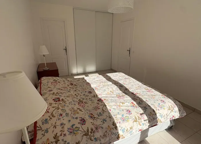 Provencale Dans Le Golfe De Saint Tropez Grimaud