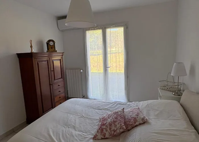 Provencale Dans Le Golfe De Saint Tropez * Grimaud