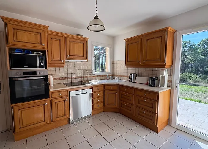 Provencale Dans Le Golfe De Saint Tropez * Grimaud